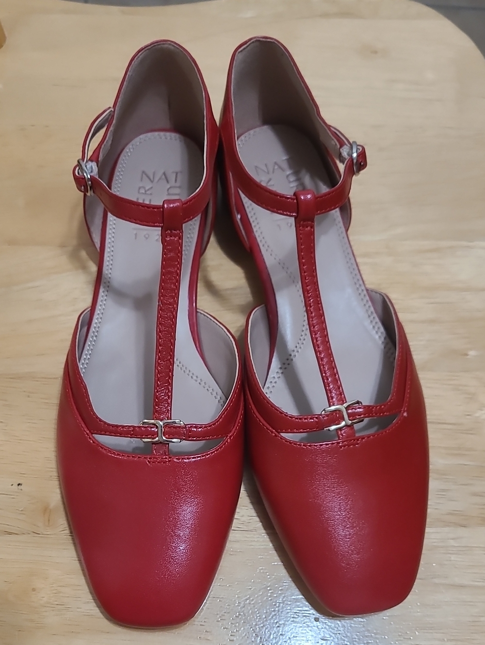 NWOT Naturalizer Caresse Women's Chic Mary Jane Leather Red Leather Flat Sz 8.5